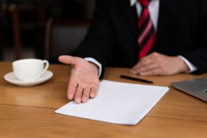 cuanto cobra un abogado penalista
